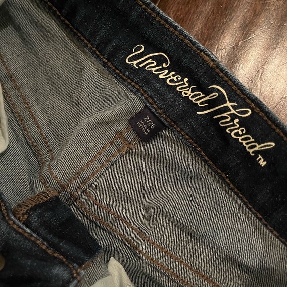 Universal Thread cuffed distressed jeans size 2/26 - Picture 3 of 4